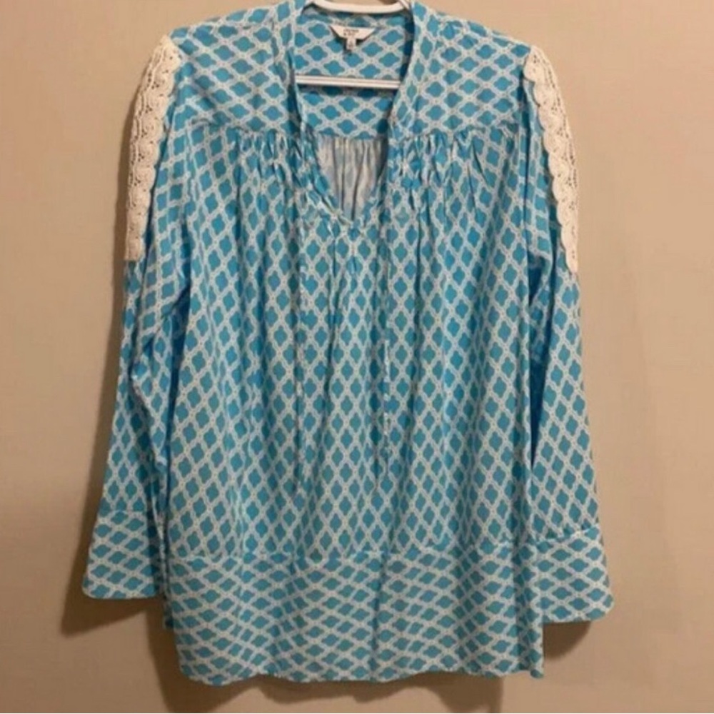 Crown & Ivy Size Small Aqua White Print Tunic Top